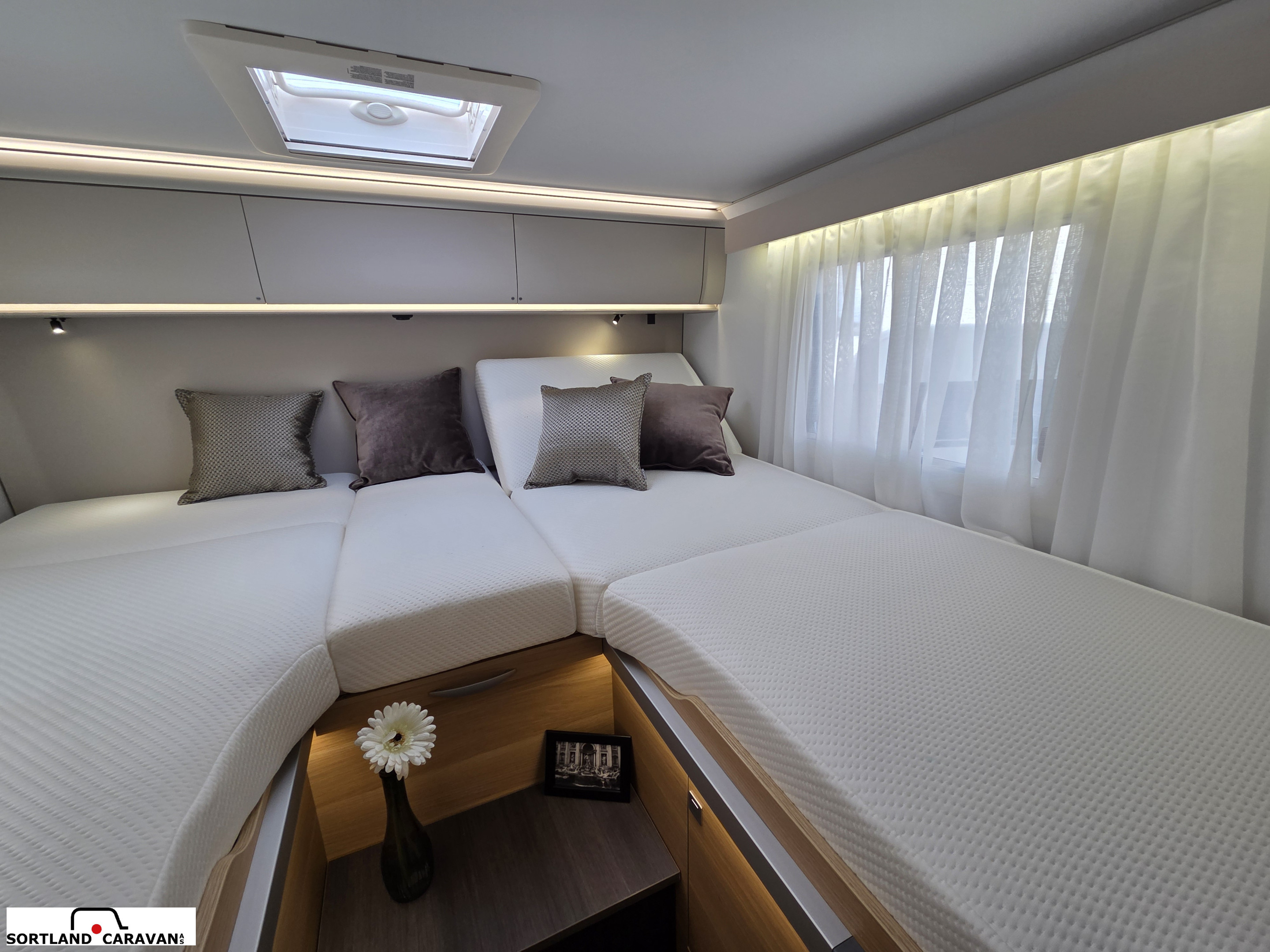 Adria CORAL AXESS 670 SL - CITROEN BlueHDi 2,2 140HP (103kW) 35L - Adria