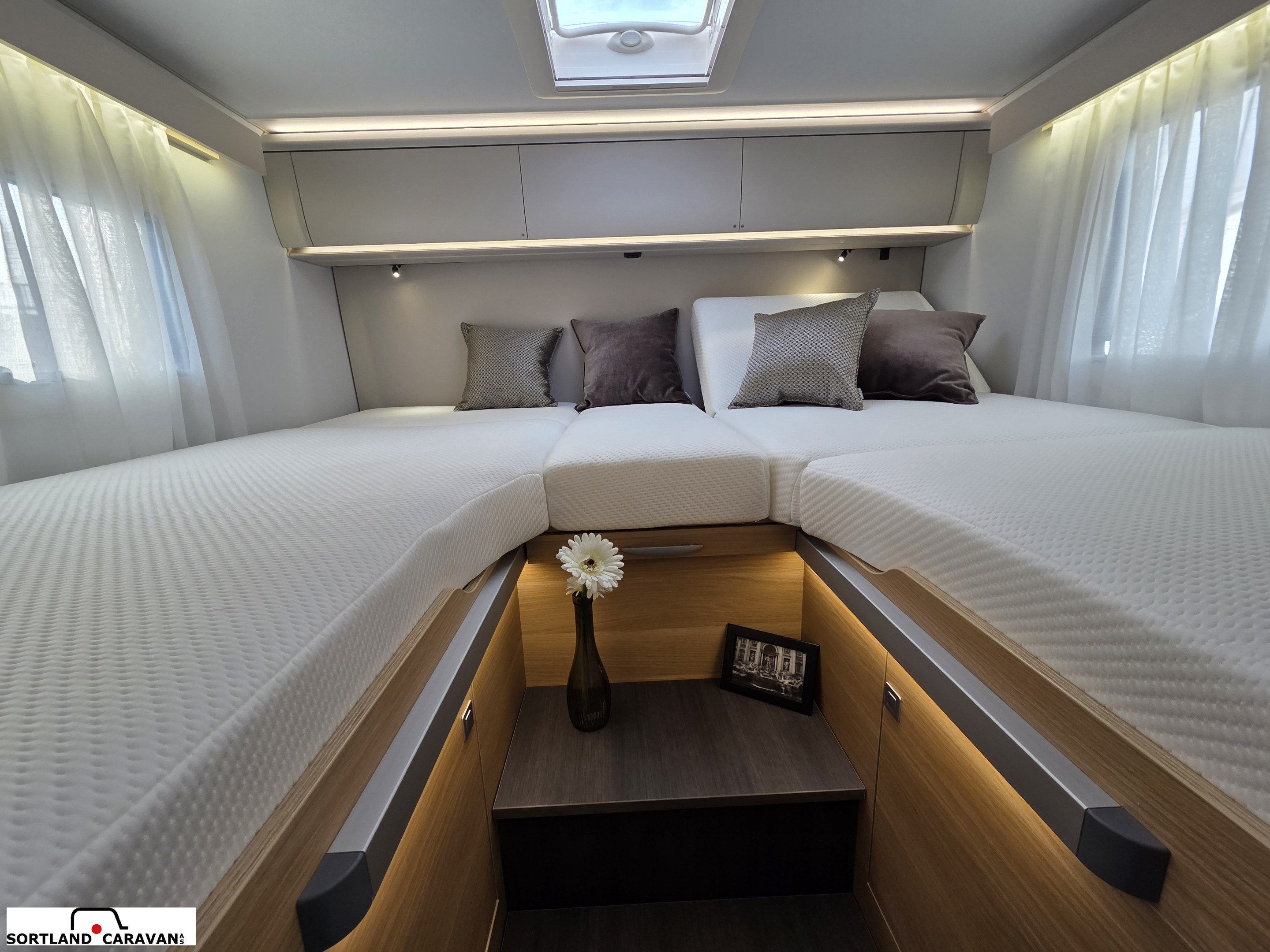 Adria CORAL AXESS 670 SL - CITROEN BlueHDi 2,2 140HP (103kW) 35L - Adria