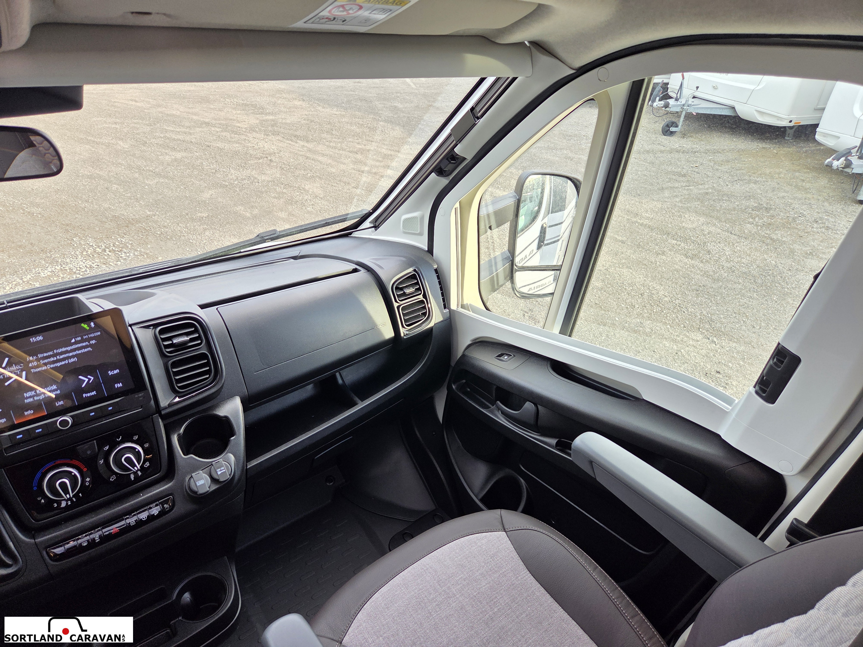 Adria CORAL AXESS 670 SL - CITROEN BlueHDi 2,2 140HP (103kW) 35L - Adria