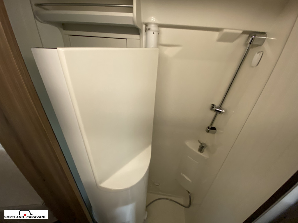 KABE TM Van V690 - KABE