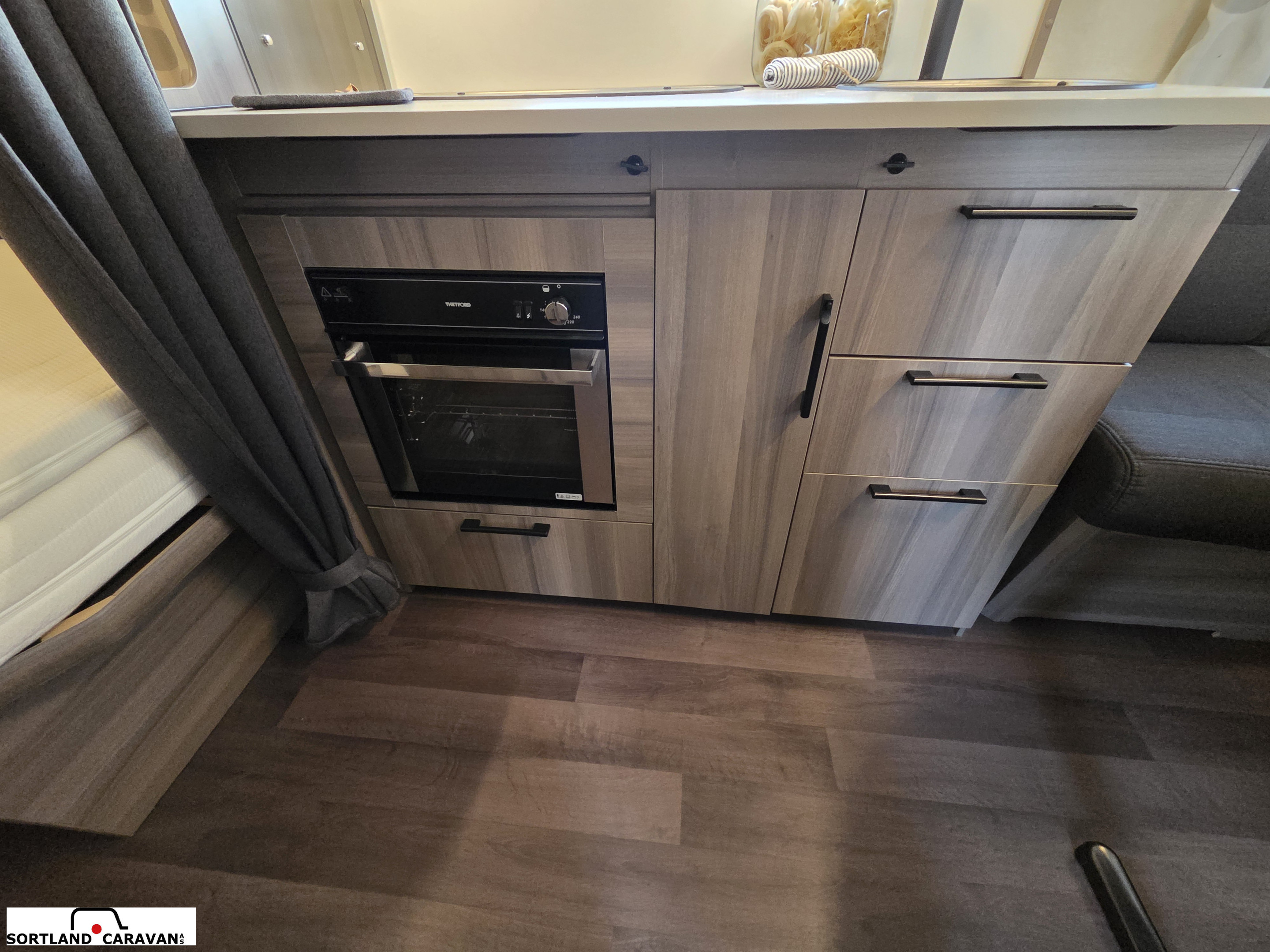 KABE ESTATE 780 DGDL KS - KABE