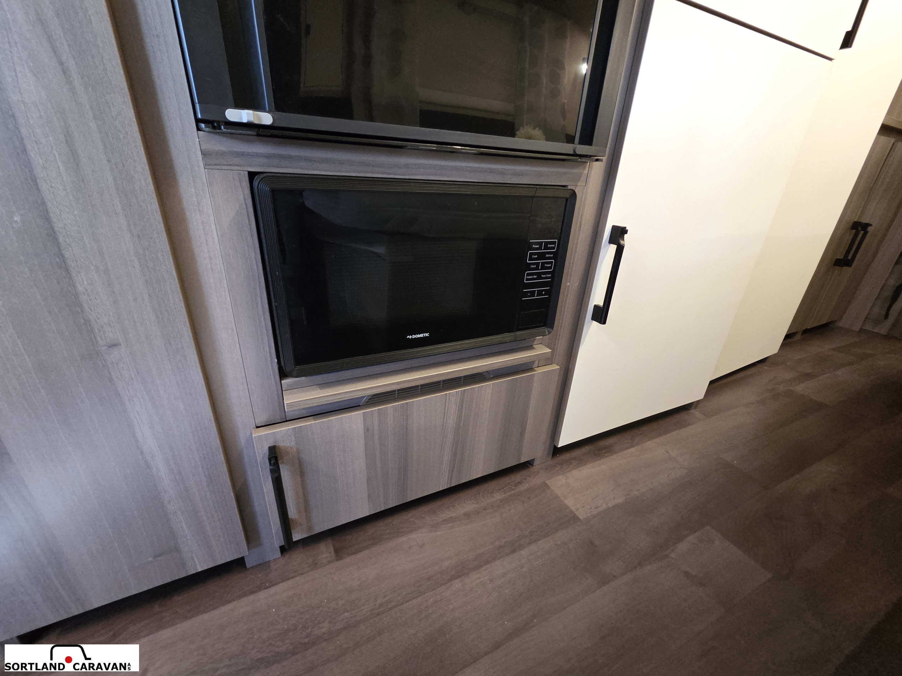KABE ESTATE 780 DGDL KS - KABE