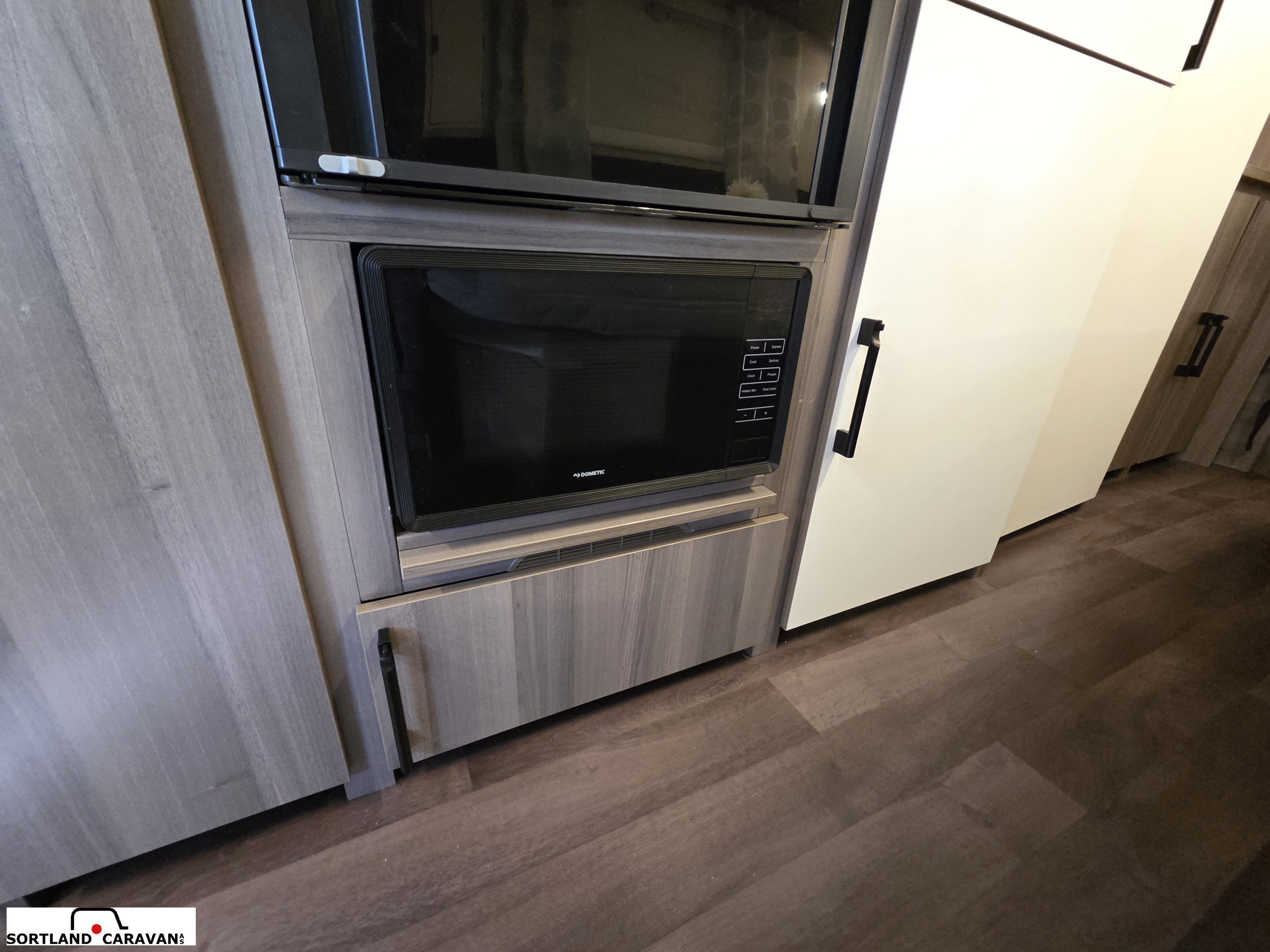 KABE ESTATE 780 DGDL KS - KABE