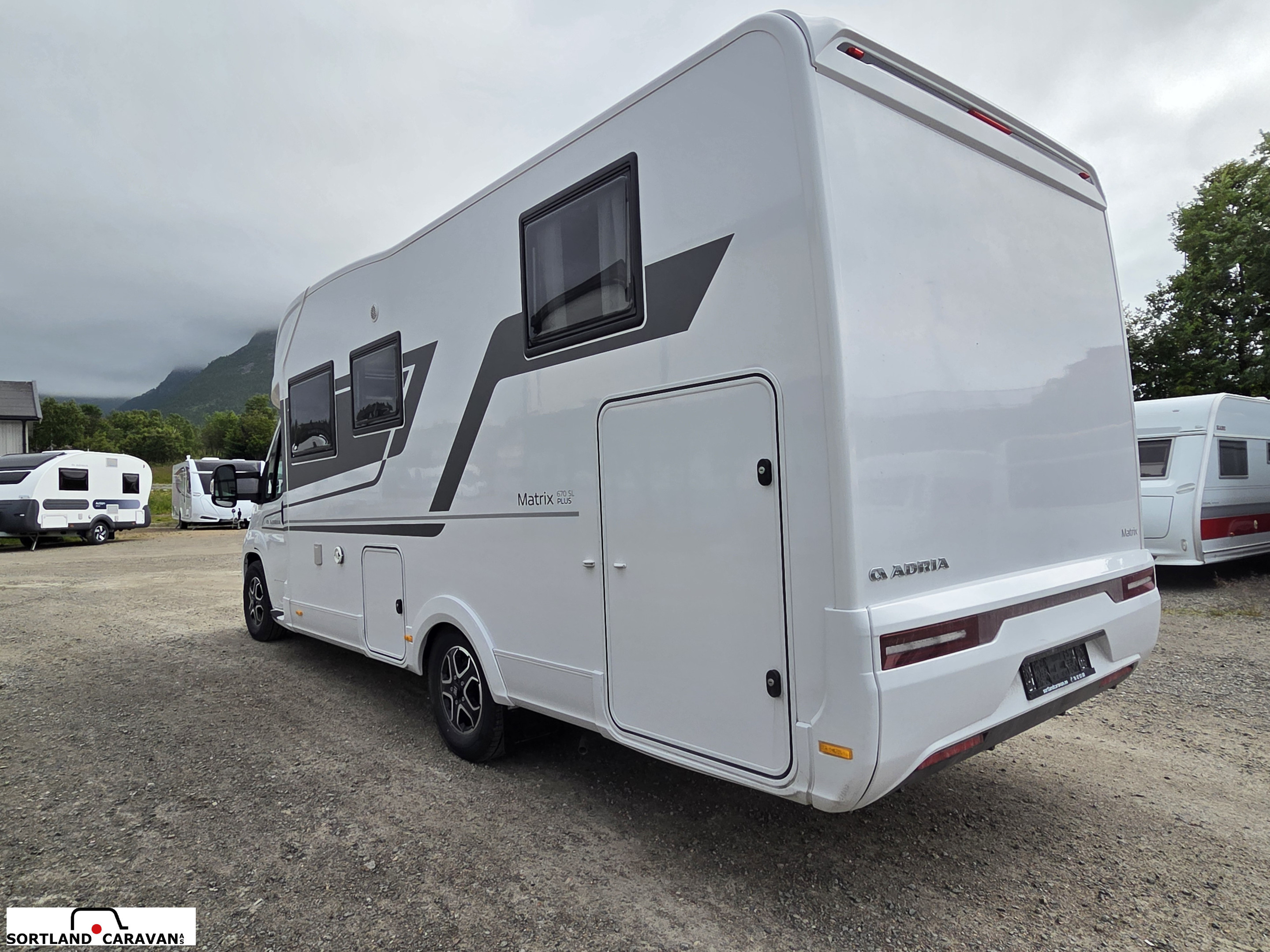 Adria MATRIX PLUS 670 SL - Fiat MultiJet3 140HP (103kW) HD 43H - Adria