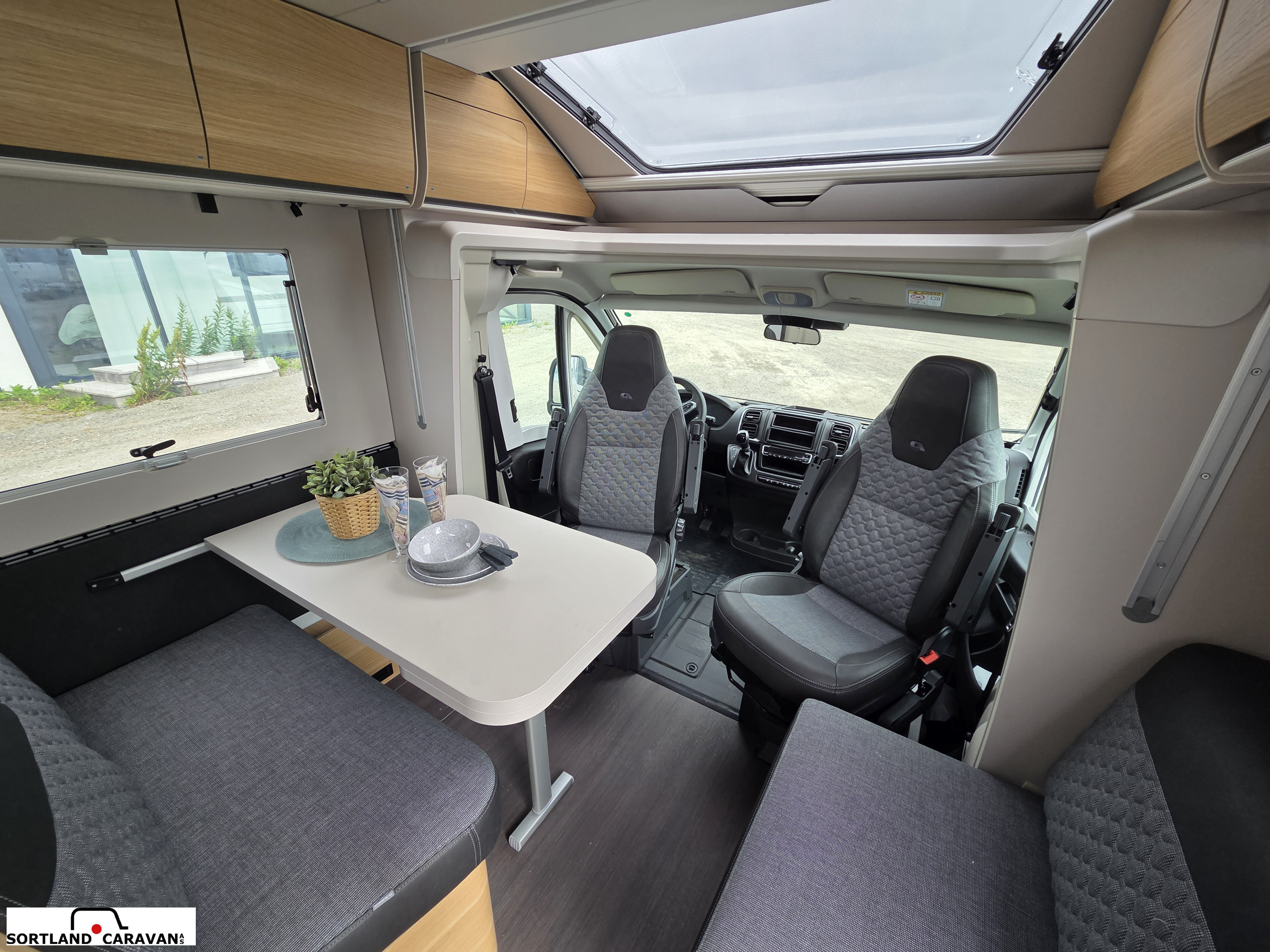 Adria MATRIX PLUS 670 SL - Fiat MultiJet3 140HP (103kW) HD 43H - Adria