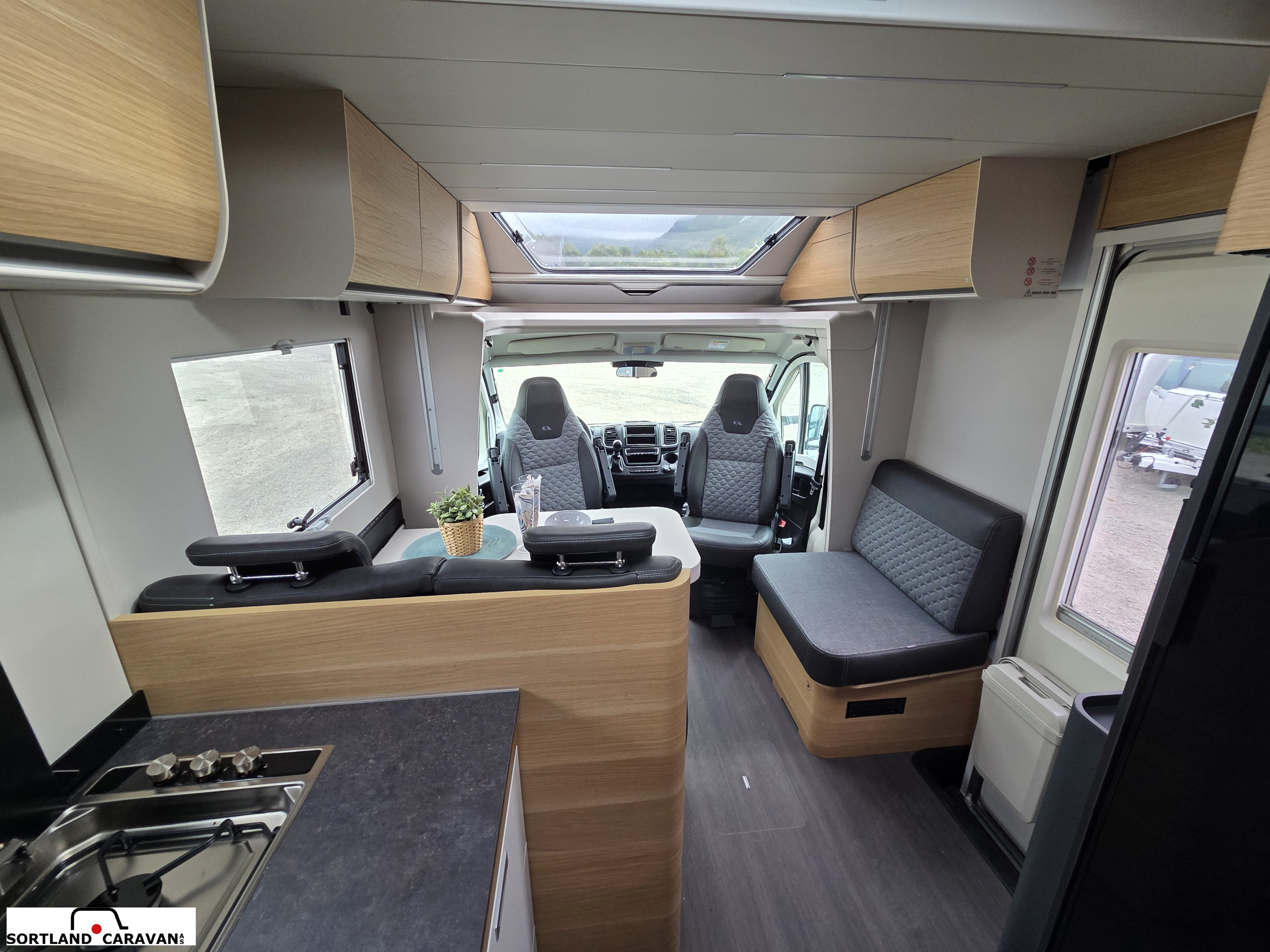 Adria MATRIX PLUS 670 SL - Fiat MultiJet3 140HP (103kW) HD 43H - Adria