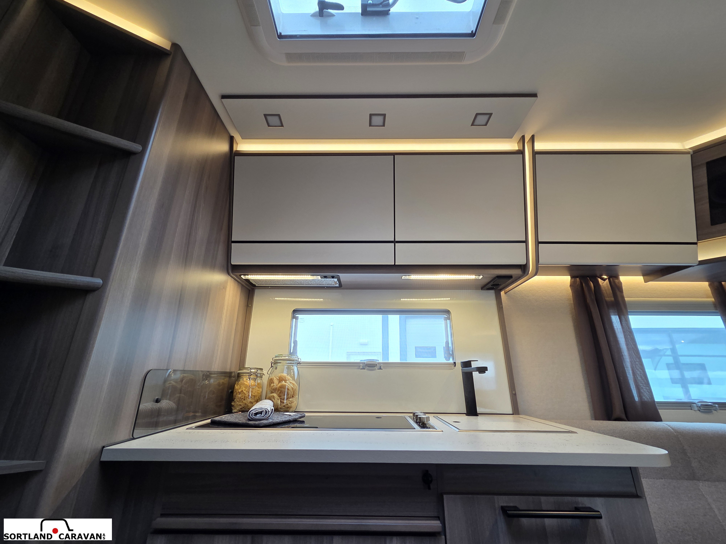 KABE ESTATE 560 GLE  KS - KABE