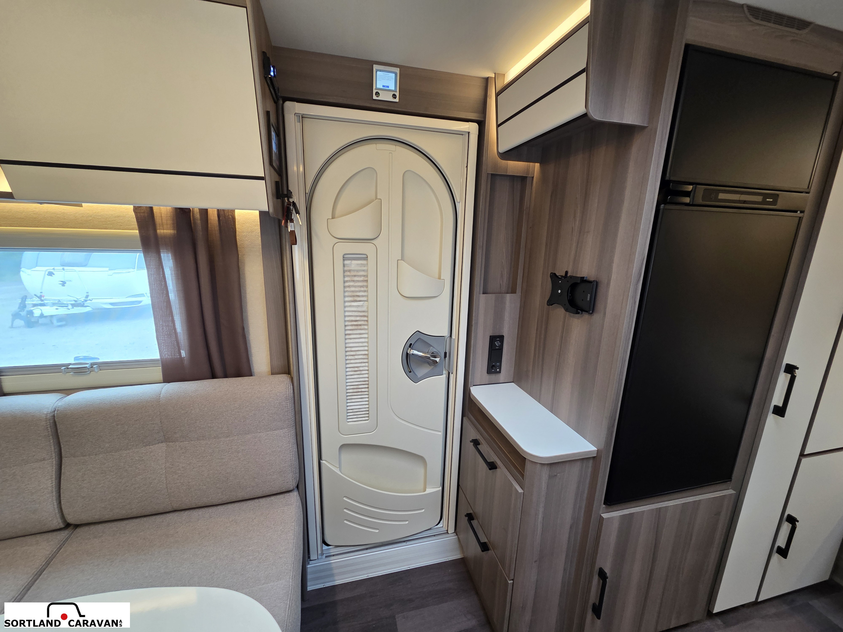 KABE ESTATE 560 GLE  KS - KABE