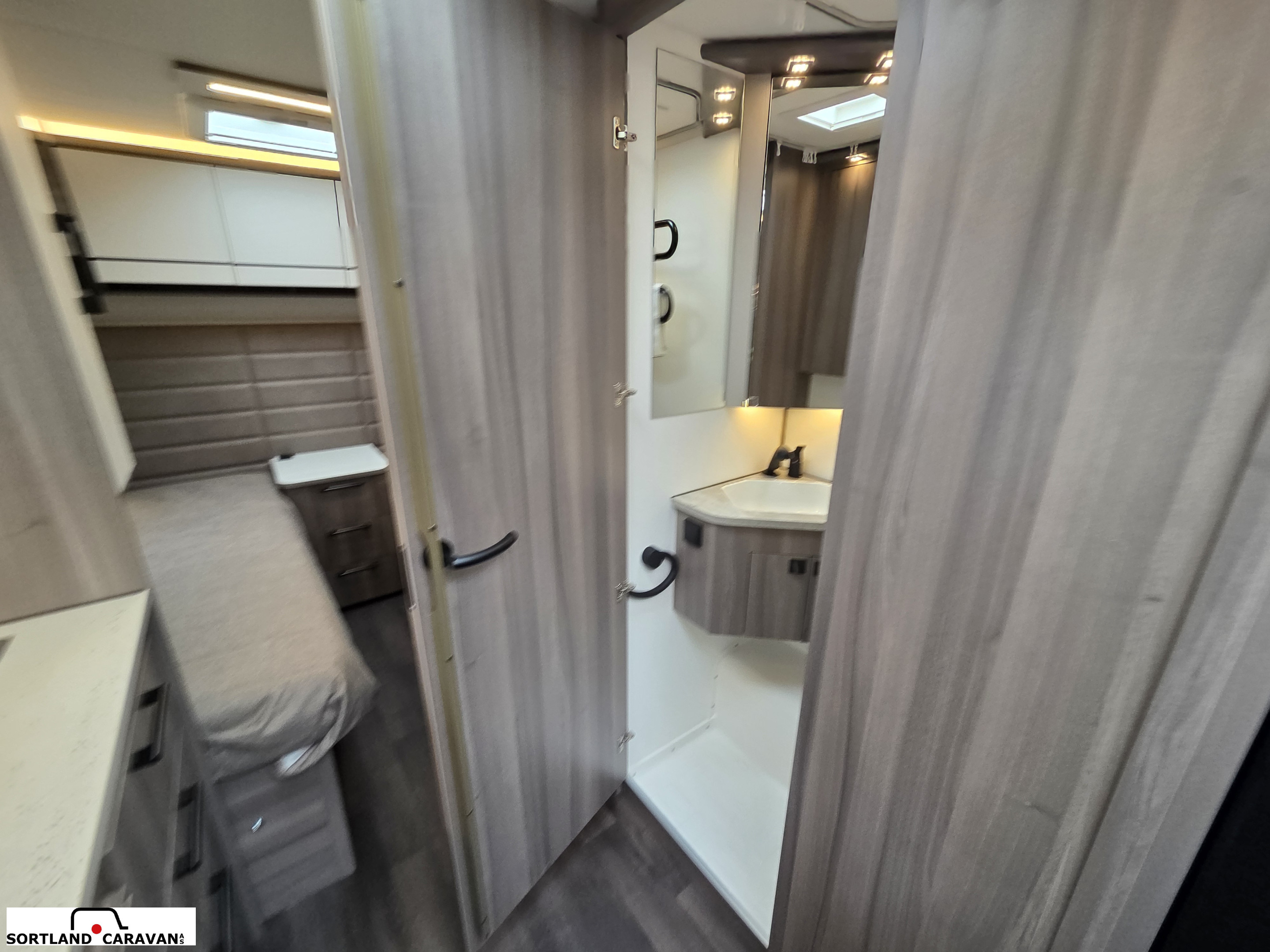 KABE ESTATE 470 GLE - KABE