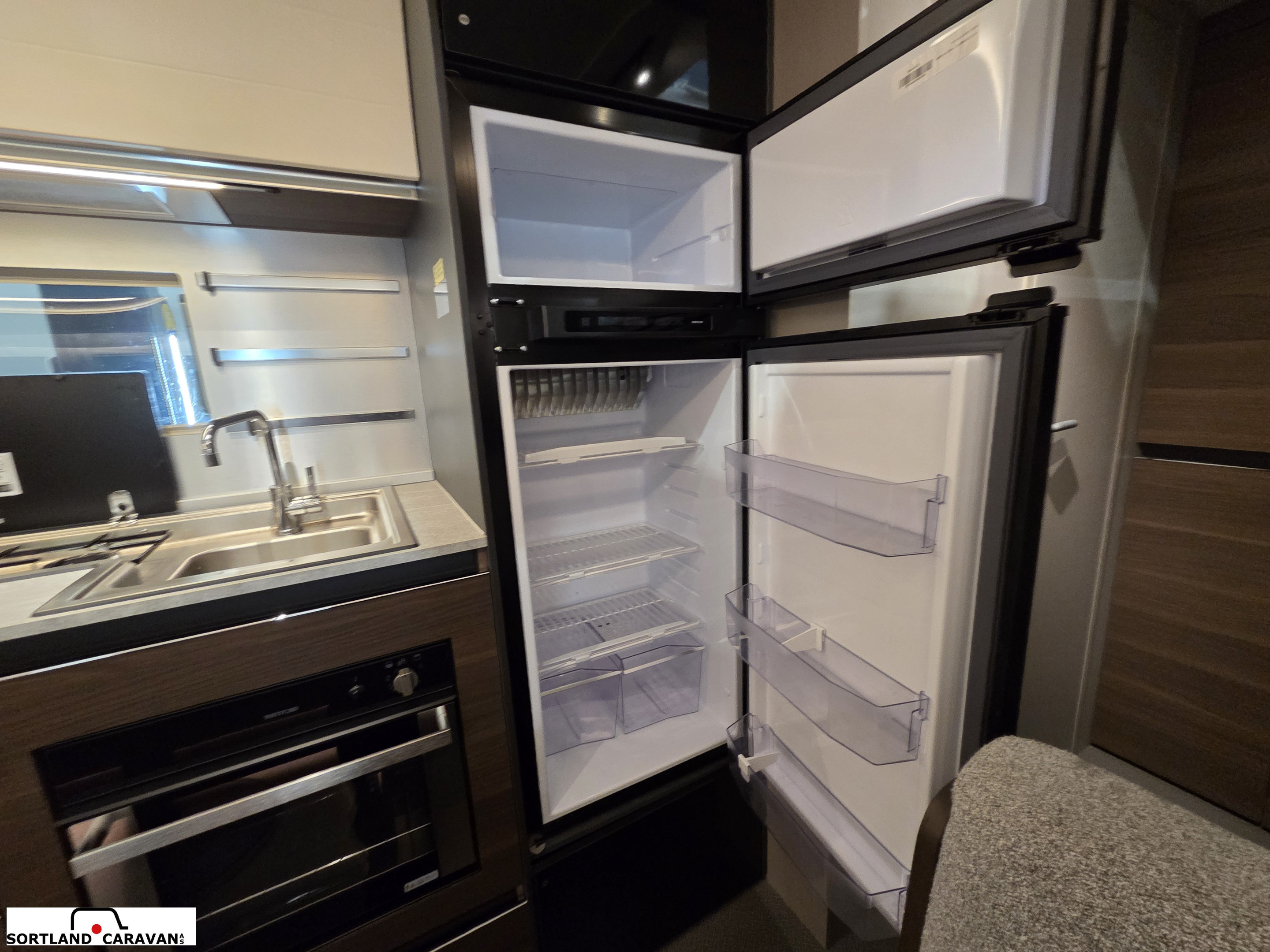 Adria Alpina 663 PT - Adria