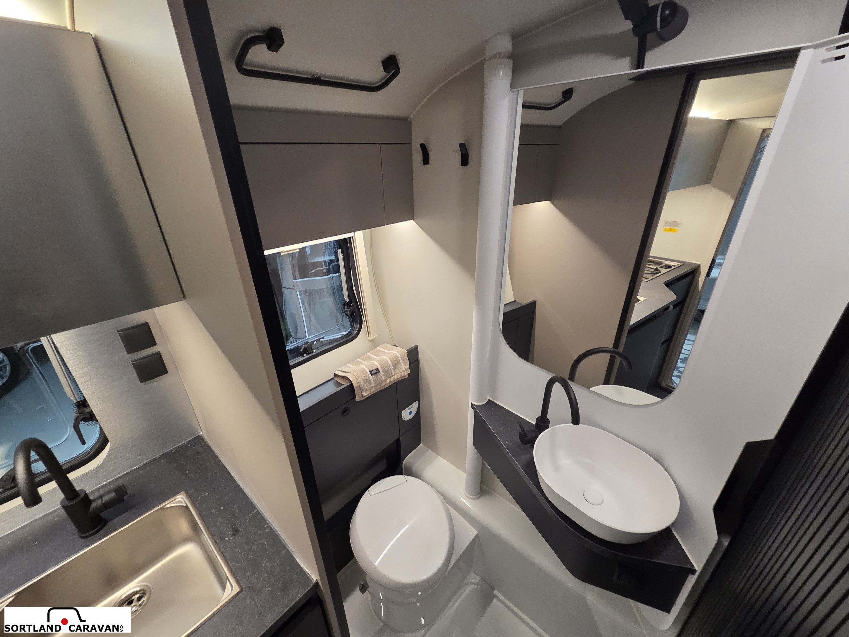 Adria ACTION 391 LH Sport - Adria